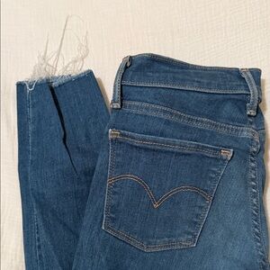 Levi's Women's Cropped Blue Jeans